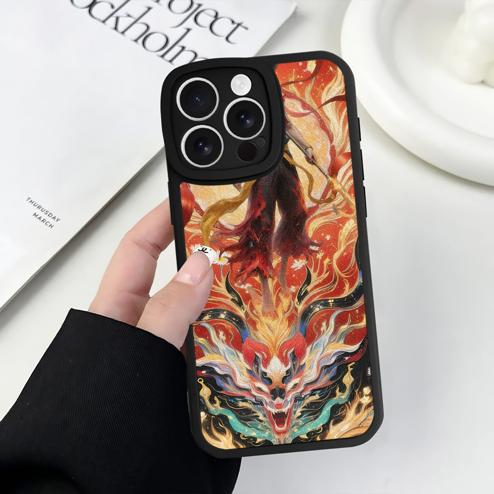 （画像用） Ne Zha 2 ナタ 魔童の大暴れ 【iPhone 16シリーズ対応】シリコンスマホケース（レザー調） 材質：シリコン